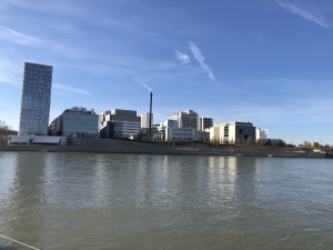 Novartis Pharmaindustrie Basel: Verdacht auf millionenschwere Bestechungen im Griechenland. Ziel dahinter: die Preise für eigene Medikamente in die Höhe zu treiben!