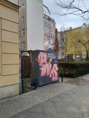 Internetgigant Amazon: trotz unfassbarer Skandale in Bezug auf Arbeitsbedingungen, Steuervermeidung, Überwachung (Mitarbeiter und Akexa-Kunden!) und Verdrängung der Konkurrenz steigen die Gewinne.