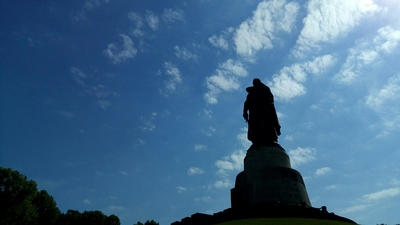 Old stalinist monument in Berlin in honor of the fallen of World War II. The rhetoric of war monuments does not help to reflect on the causes.